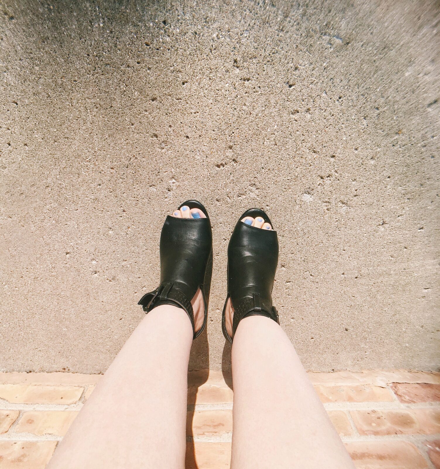 Shoe-peep-toe-open-toe-showcase-fashion 2